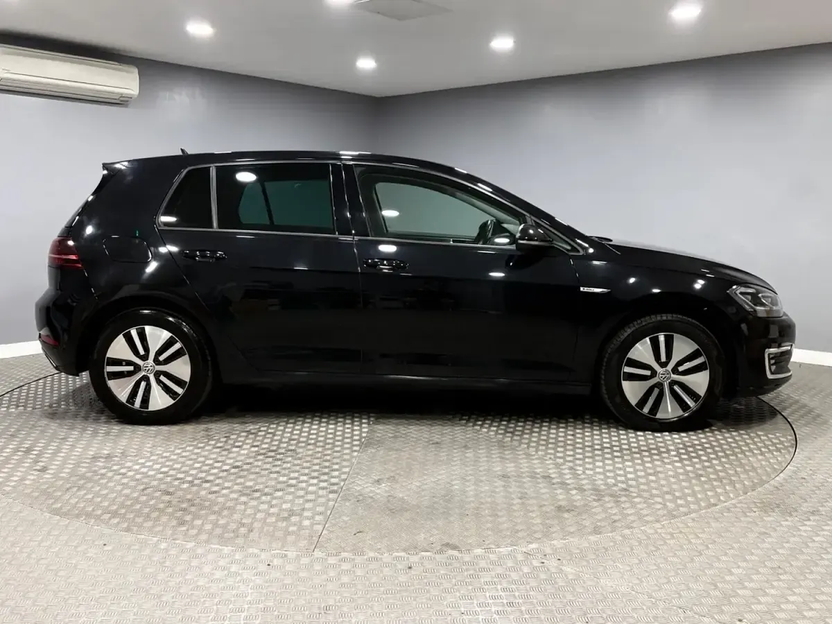Used VW e-Golf 99 kW (135 HP) 2019 Black Hatchback