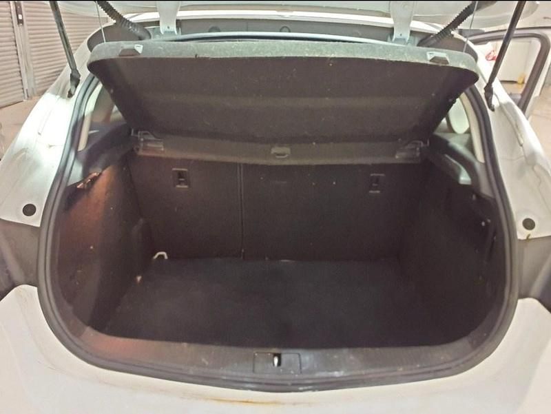 Used Vauxhall Astra SRi 2012 White Hatchback
