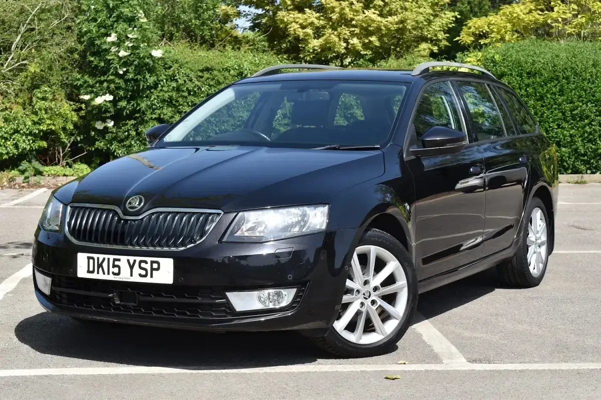 Gebraucht Skoda Octavia Elegance 110 PS (80 kW) 2015 Schwarz Kombi