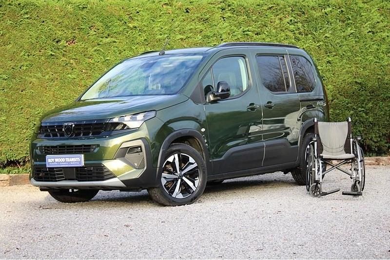 Green Used 2024 Peugeot Rifter Allure MPV | £22,995 (Expensive) - Image 1/1