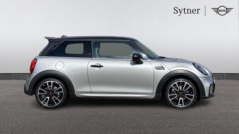 Used Mini Cooper Hatch 134 HP (98 kW) 2023 Silver Hatchback