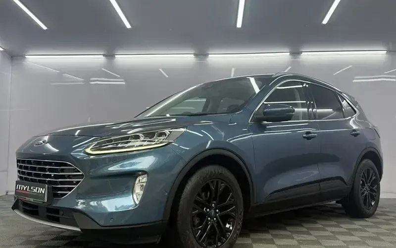 Used Ford Kuga Titanium 120 HP (88 kW) 2020 Blue SUV