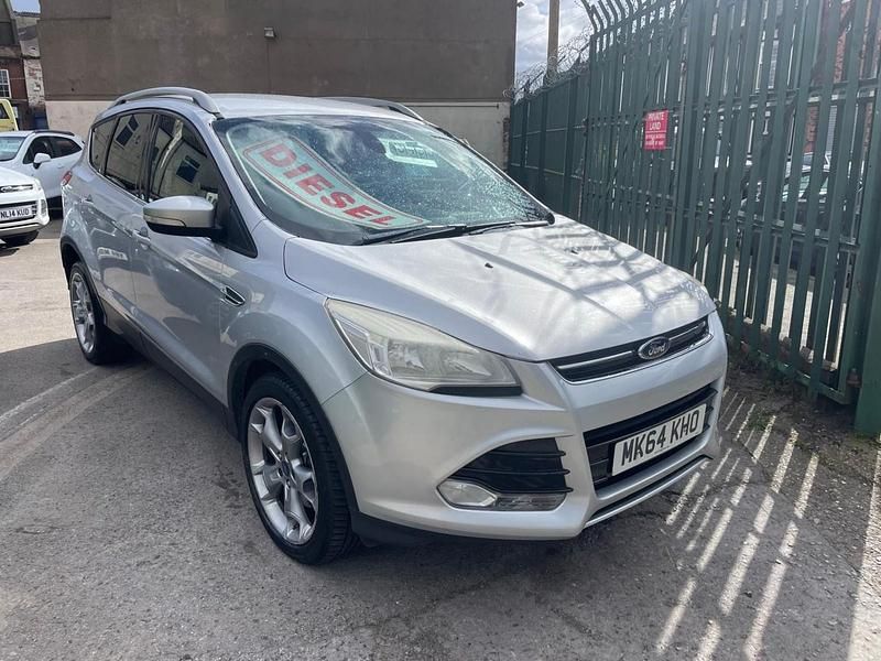 Usado Ford Kuga Titanium 140 CV (102 kW) 2014 Plateado SUV