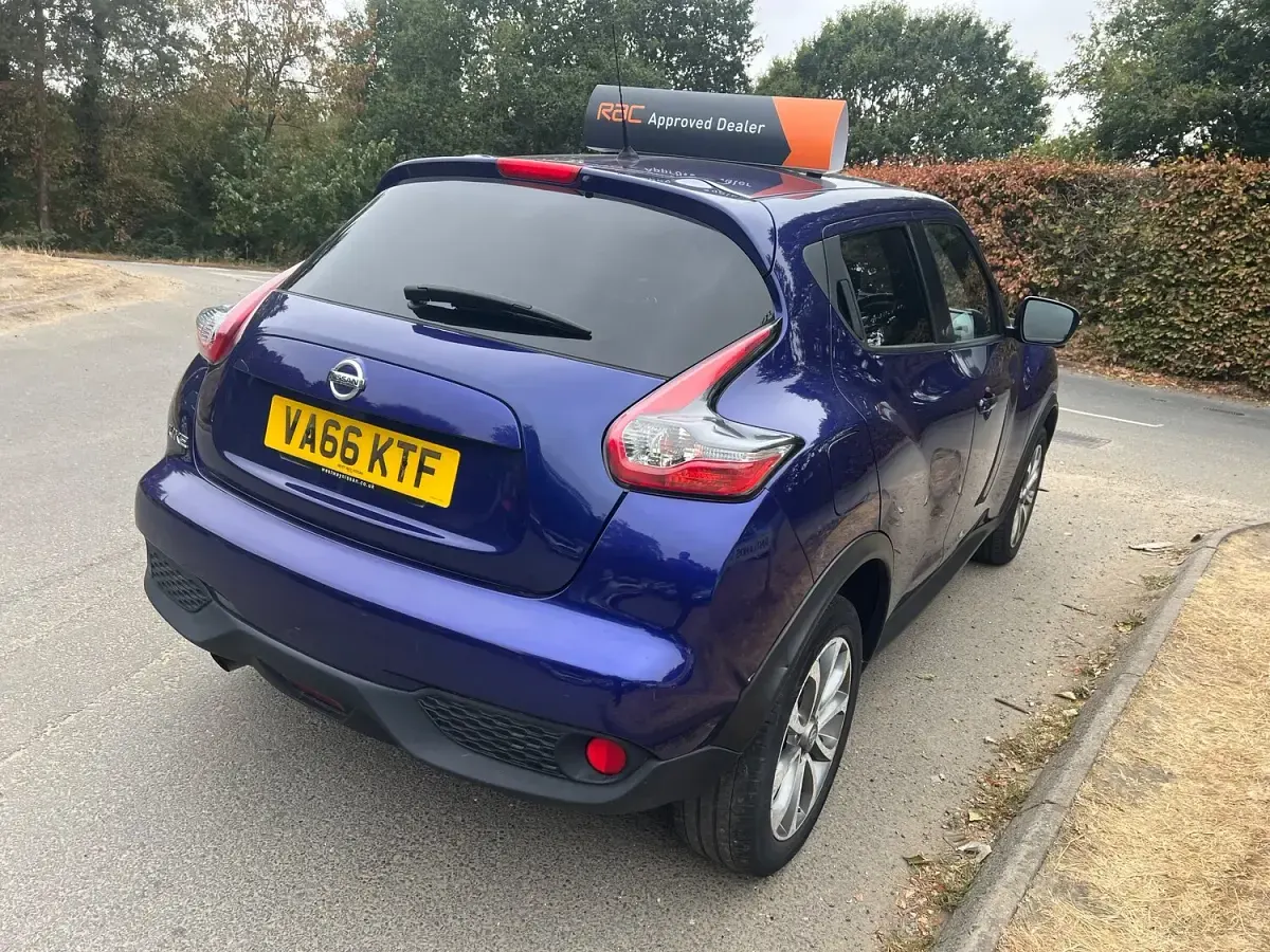 Used Nissan Juke Tekna 115 HP (84 kW) 2017 Blue SUV