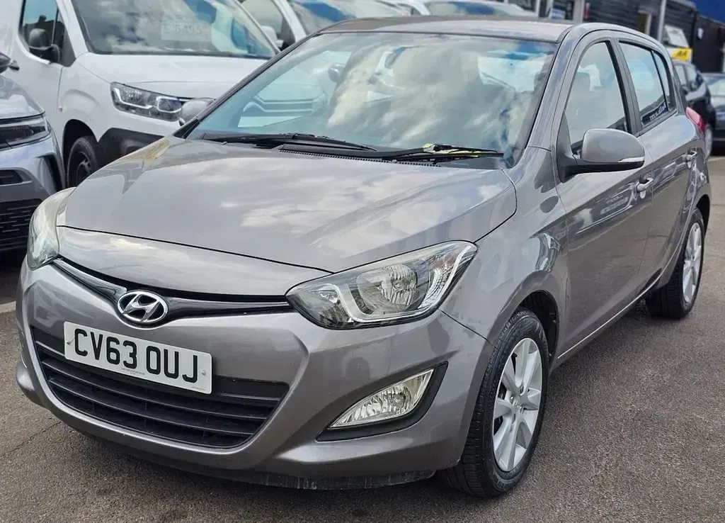 Begagnad Hyundai i20 Active 85 HK (62 kW) 2013 Grå Halvkombi