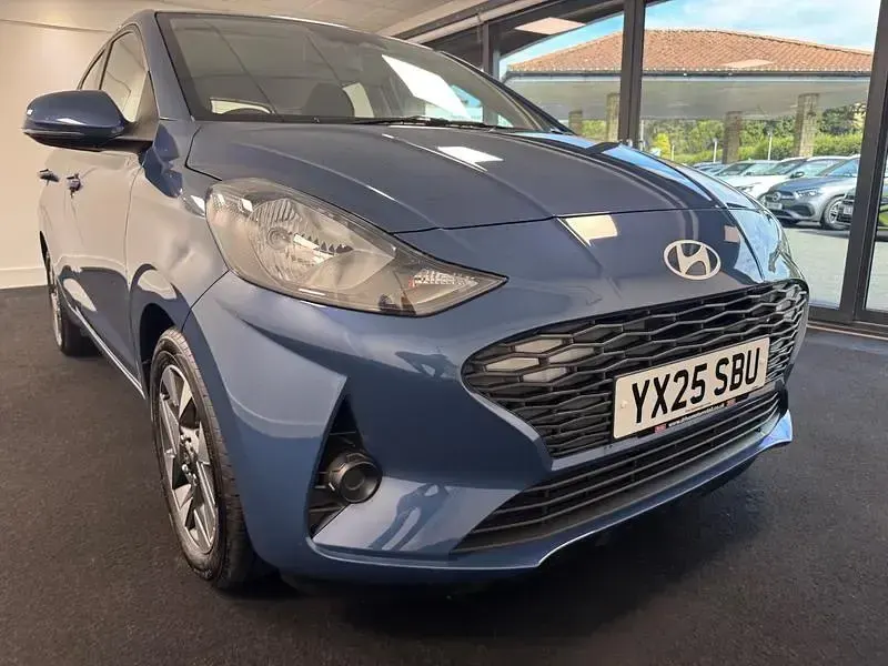 Used Hyundai i10 Advanced 63 HP (46 kW) 2025 Blue Hatchback