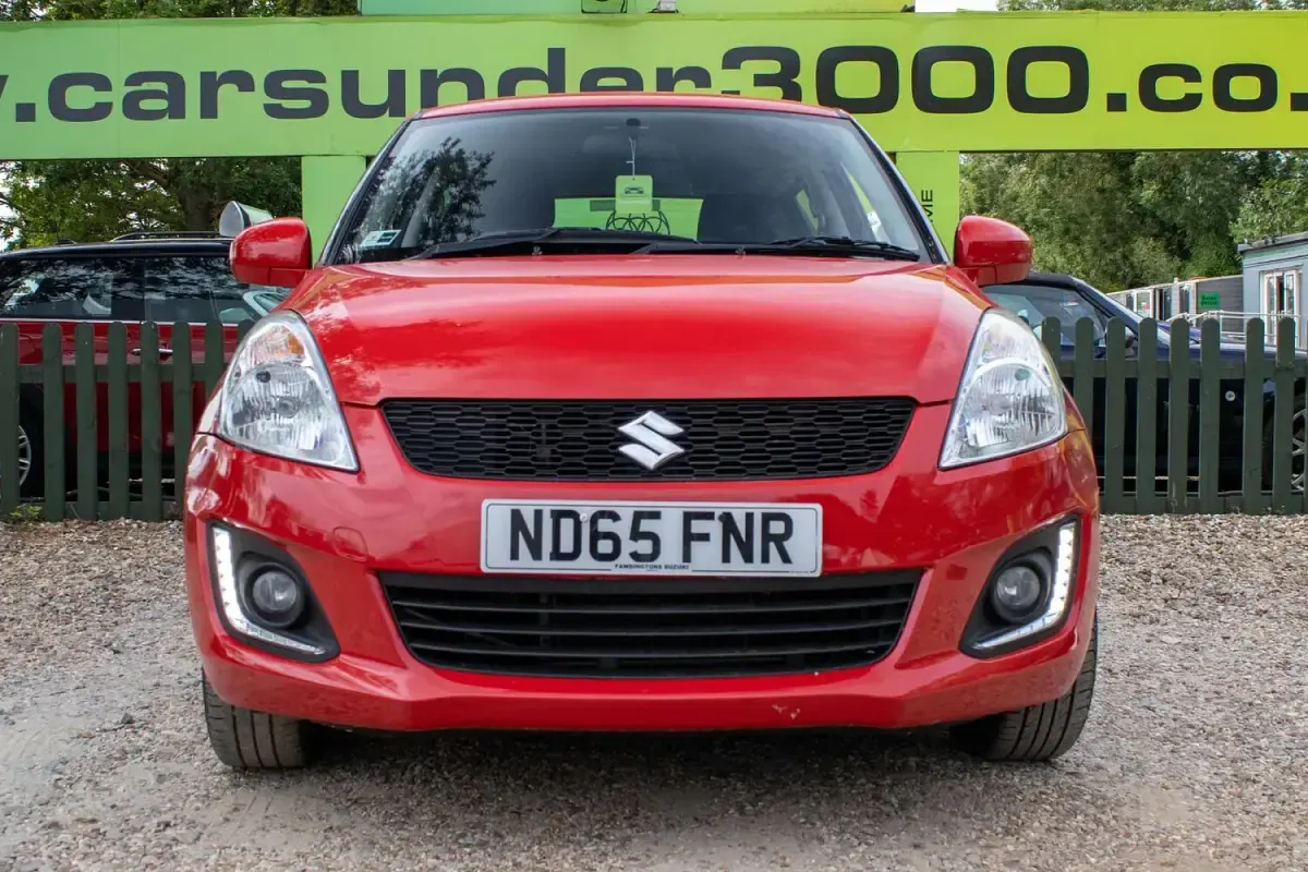 Used Suzuki Swift SZ3 94 HP (69 kW) 2015 Red Hatchback
