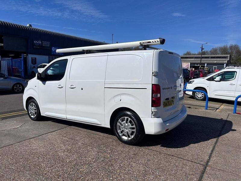 Used Vauxhall Vivaro Sportive 120 HP (88 kW) 2020 White MPV