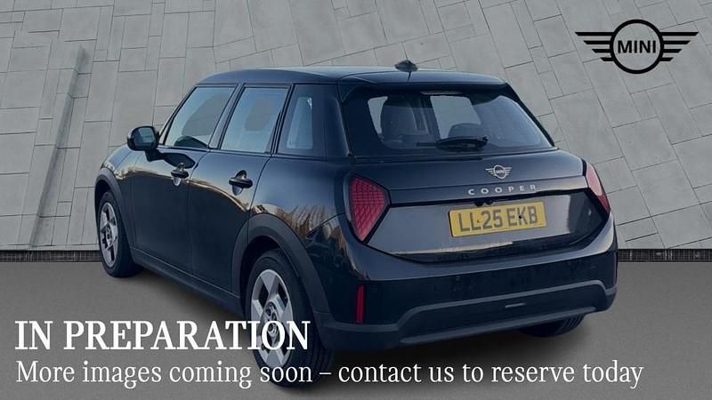Used Mini Cooper Hatch 113 kW (154 HP) 2025 Black Hatchback