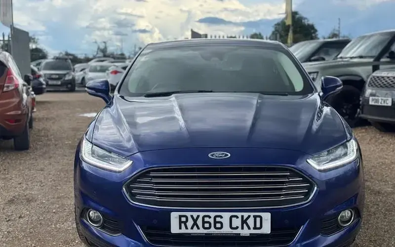 Used Ford Mondeo Titanium 180 HP (132 kW) 2016 Blue Hatchback