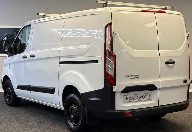 Used Ford Transit Custom S 2019 White Van