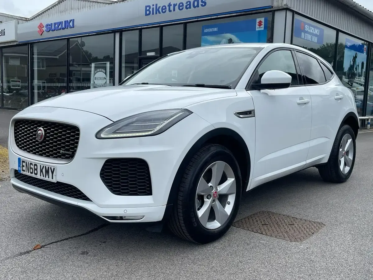 Used Jaguar E-Pace R-Dynamic 150 HP (110 kW) 2018 White SUV