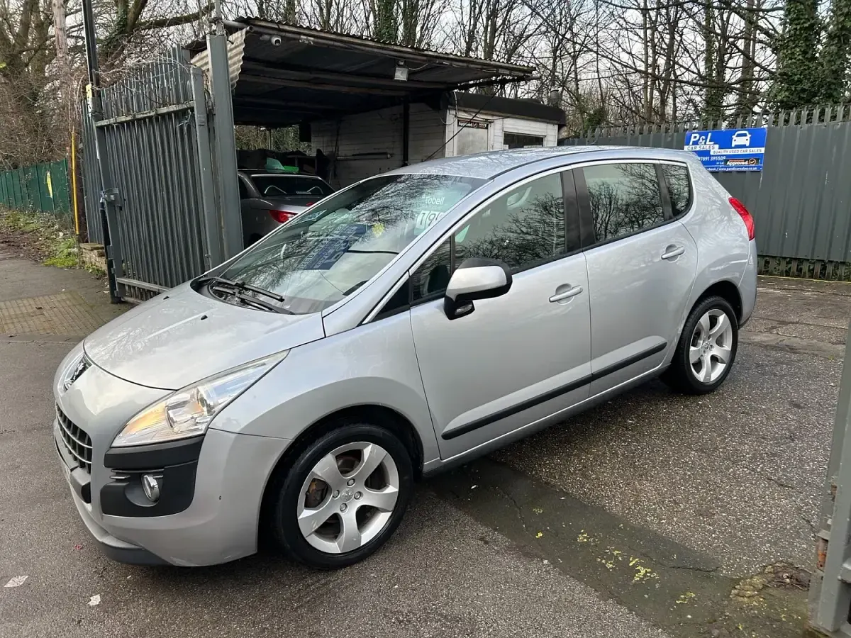 Used Peugeot 3008 Active 115 HP (84 kW) 2013 Silver Estate