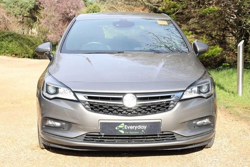 Used Vauxhall Astra SRi 2017 Grey Hatchback