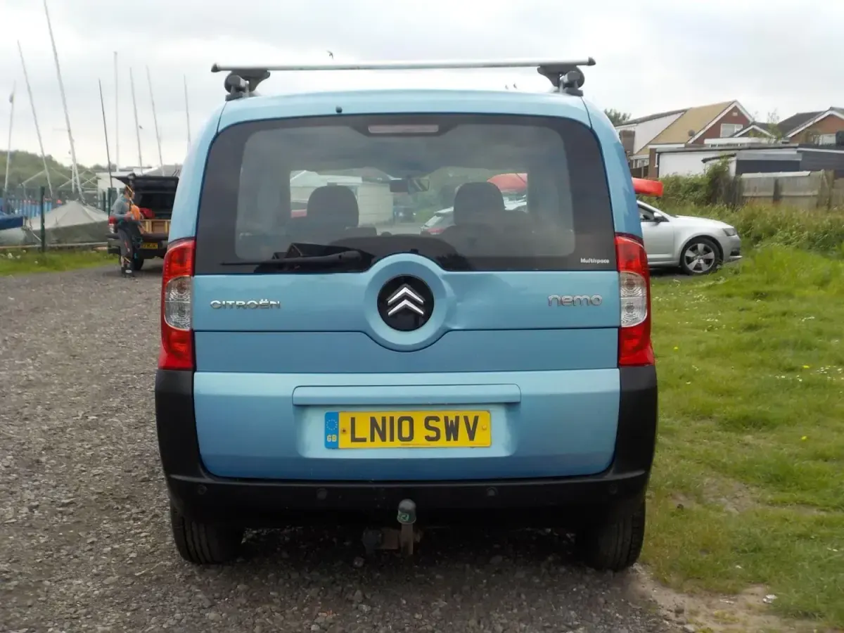 Używany Citroën Nemo 70 KM (51 kW) 2010 Niebieski Minivan