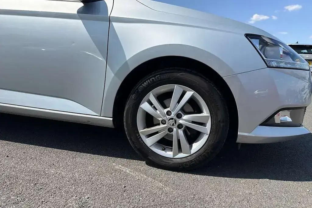Used Skoda Fabia SE 73 HP (53 kW) 2019 Silver Hatchback