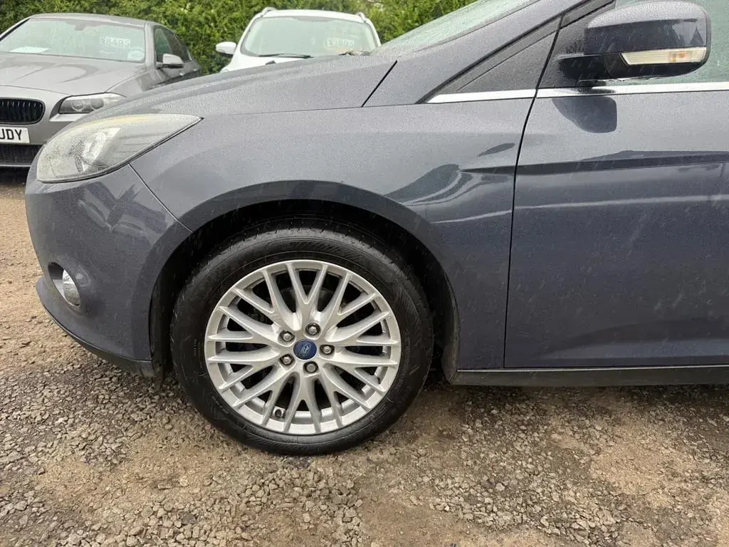 Used Ford Focus Zetec 2014 Grey Estate