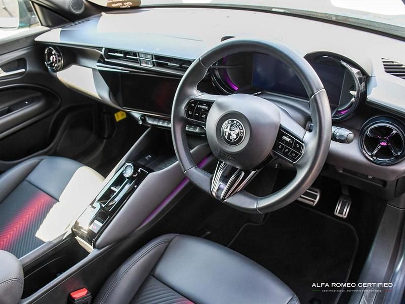 Used Alfa Romeo Junior Edizione Speciale 113 kW (154 HP) 2024 Blue SUV