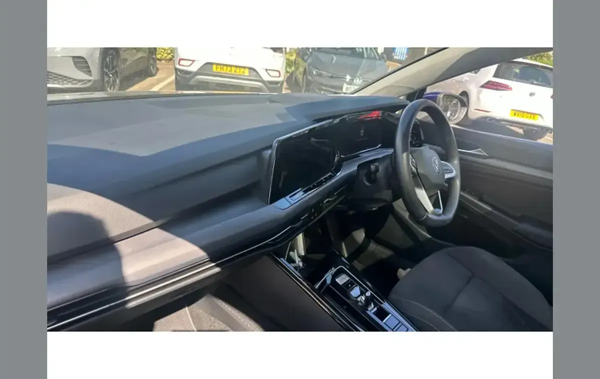 Used VW Golf VIII Style 128 HP (94 kW) 2023 Blue Hatchback