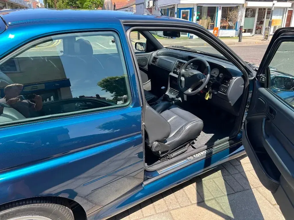 Used Ford Escort 1996 Blue Hatchback