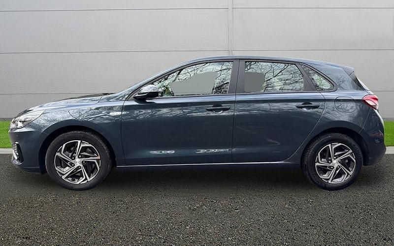 Used Hyundai i30 SE 120 HP (88 kW) 2023 Blue Hatchback