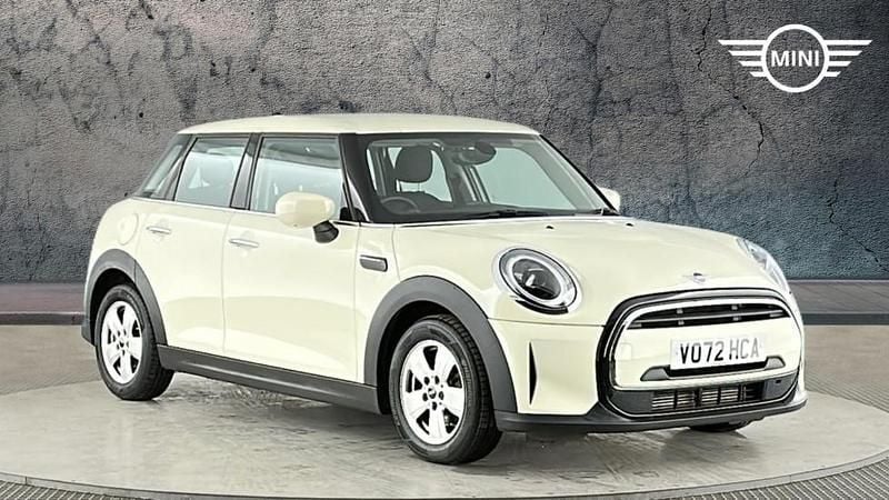 Used Mini Cooper Classic 134 HP (98 kW) 2022 White Hatchback