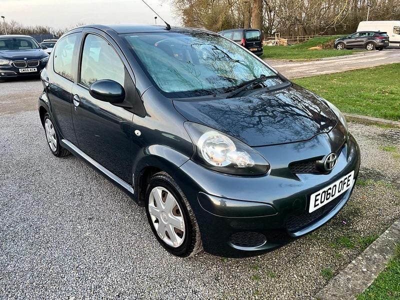 Used Toyota Aygo 67 HP (49 kW) 2010 Grey Hatchback