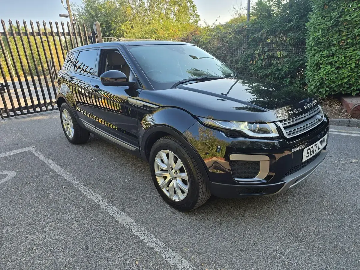 Used Land Rover Range Rover evoque SE 150 HP (110 kW) 2017 Black Estate