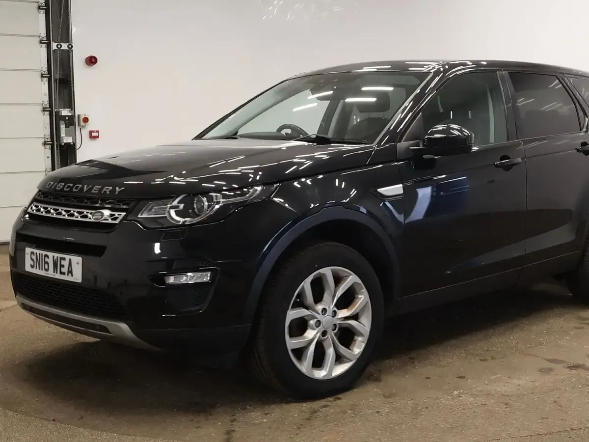 Used Land Rover Discovery Sport HSE 180 HP (132 kW) 2016 Black SUV