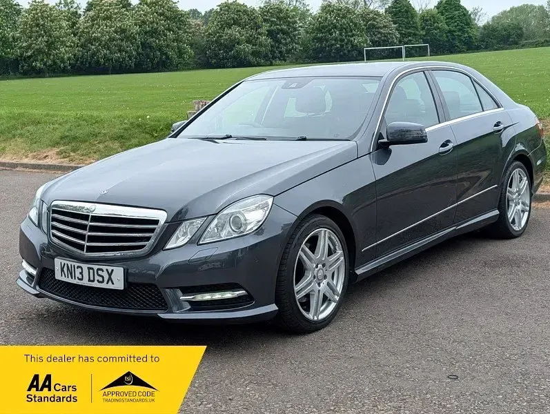 Usado Mercedes E250 2013 Cinzento Sedan