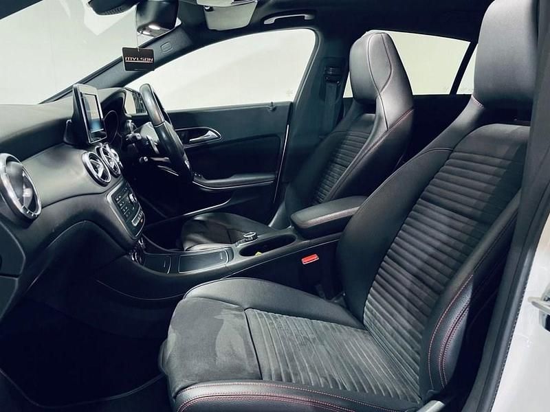 Used Mercedes CLA220 Shooting Brake AMG line 177 HP (130 kW) 2017 White Estate