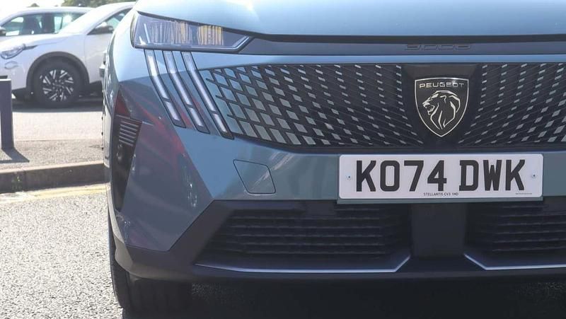 Blue New 2025 Peugeot 3008 Allure SUV | £29,371 (Fair price) - Image 1/2