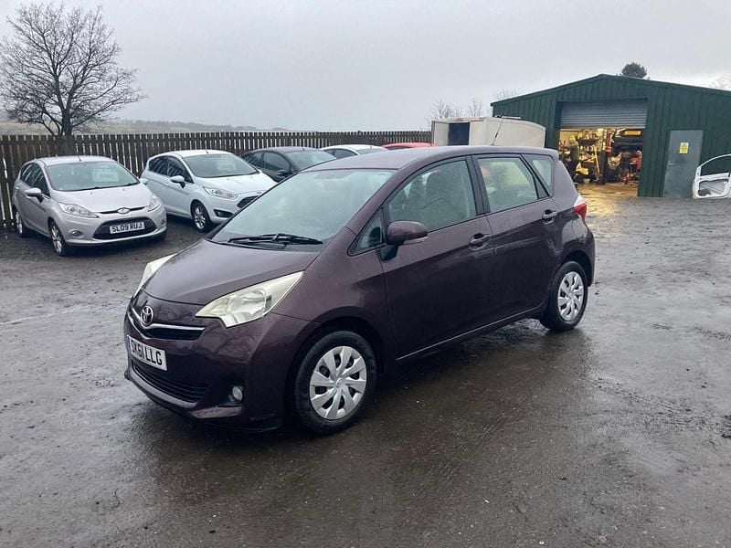 Purple Used 2011 Toyota Verso MPV | £3,395 (Super price) - Image 1/4
