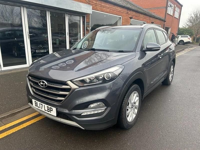 Used Hyundai Tucson SE 141 HP (103 kW) 2017 Grey SUV