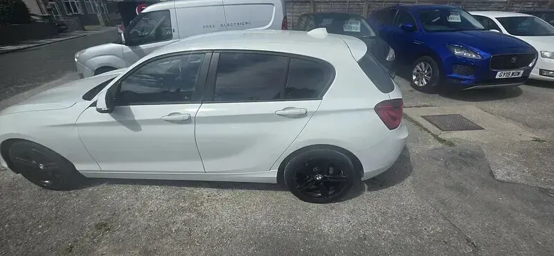 Used BMW 118 Sport Line 2015 White Hatchback