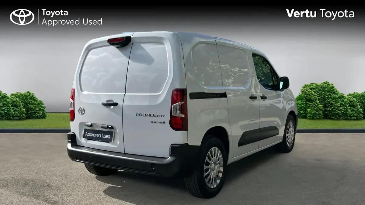 Used Toyota Proace City City 100 kW (136 HP) 2024 MPV