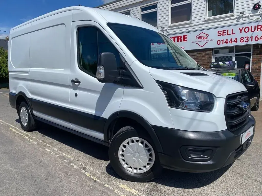 Usado Ford Transit S 130 HP (95 kW) 2019 Branco Van