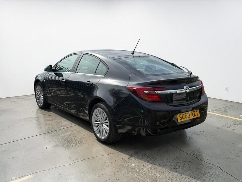 Second-hand Vauxhall Insignia 140 CP (102 kW) 2013 Negru Hatchback