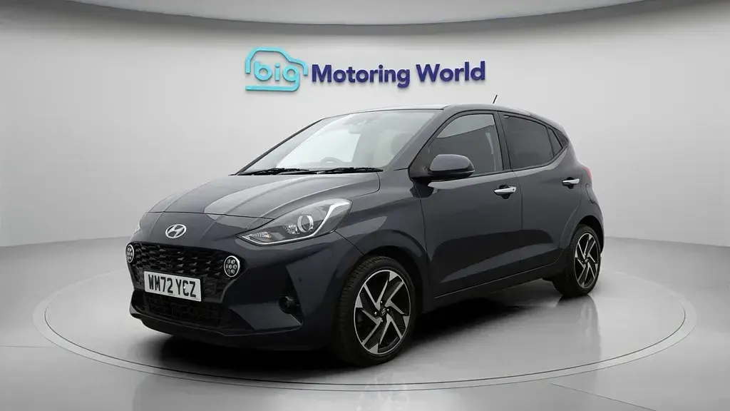 Usado Hyundai i10 Premium 84 HP (61 kW) 2023 Cinzento Citadino