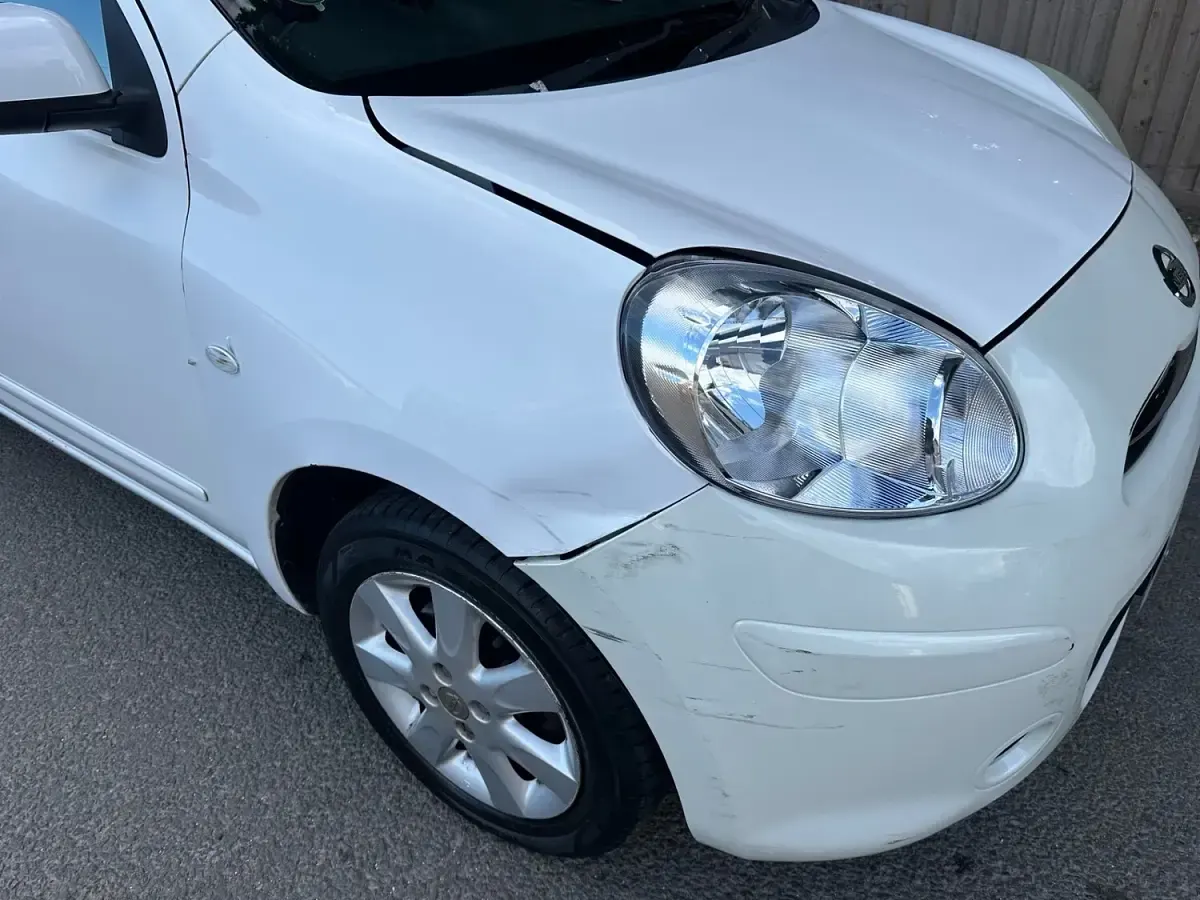 Used Nissan Micra Tekna 98 HP (72 kW) 2011 White Hatchback