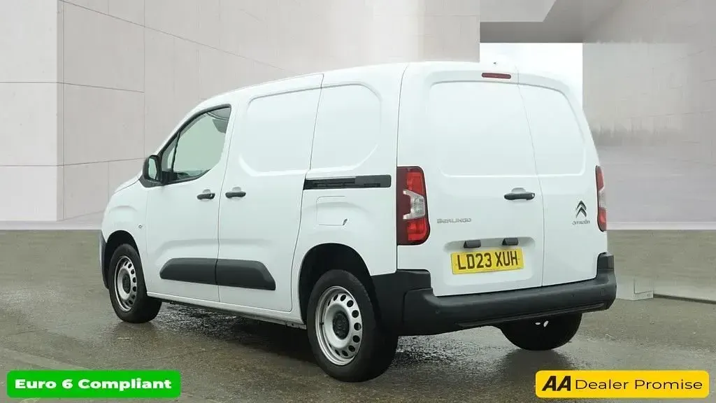Used Citroën Berlingo 128 HP (94 kW) 2023 White MPV