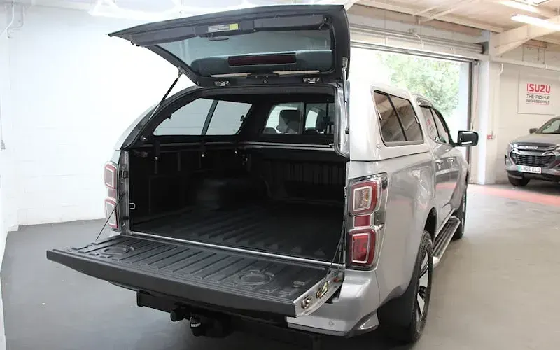 Used Isuzu D-Max 165 HP (121 kW) 2024 Cabriolet