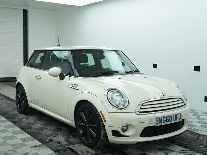 Used Mini Cooper D Hatch 113 HP (83 kW) 2011 White Hatchback