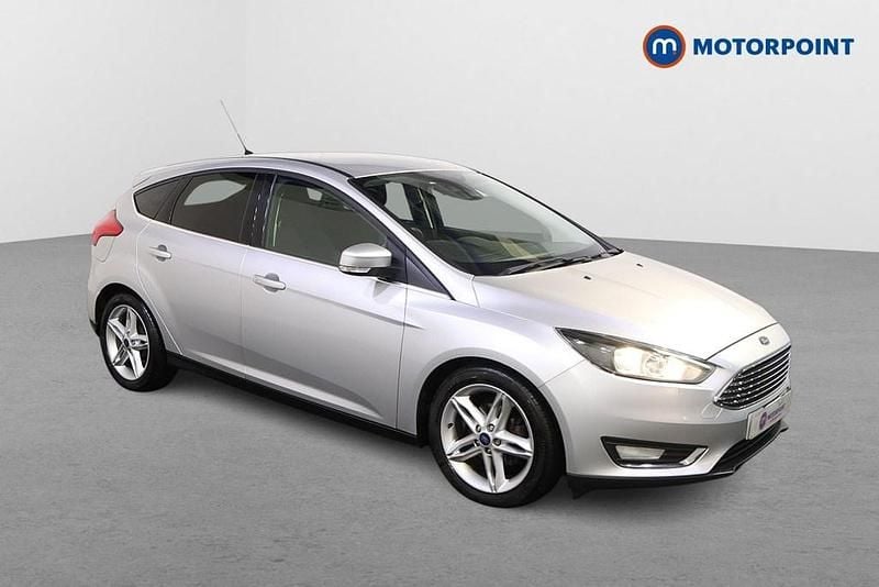 Used Ford Focus Titanium 125 HP (91 kW) 2017 Silver Hatchback