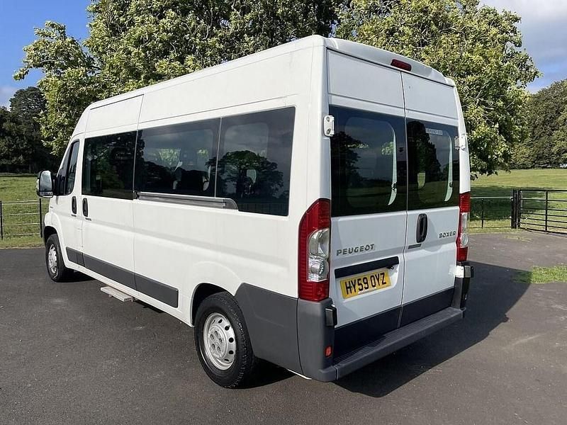 Begagnad Peugeot Boxer 120 HK (88 kW) 2009 Vit Van