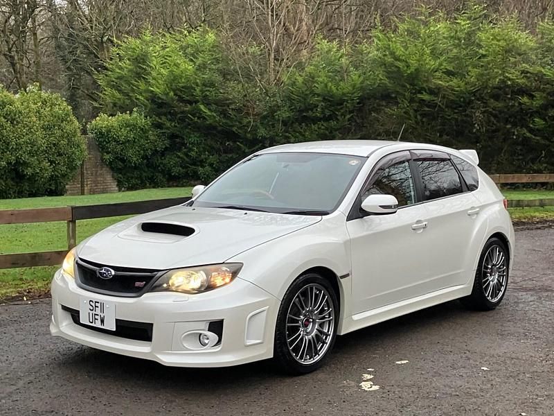 Used Subaru Impreza 2011 White Hatchback