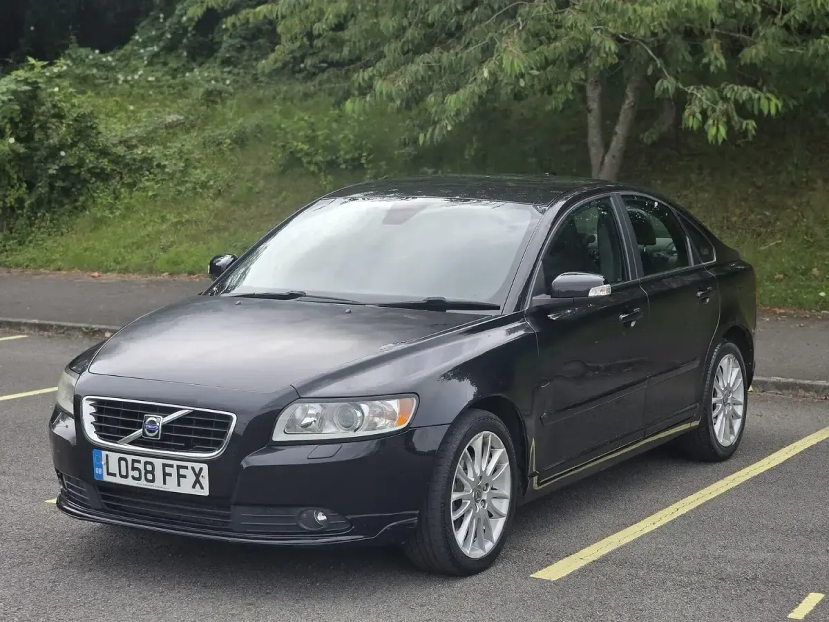 Used Volvo S40 SE Lux 2009 Black Sedan