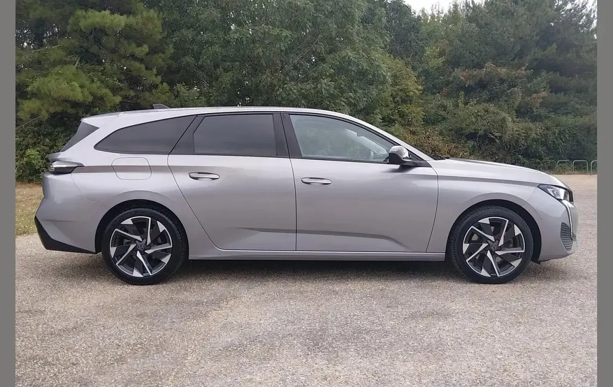 Used Peugeot 308 Allure Premium 128 HP (94 kW) 2023 Grey Estate