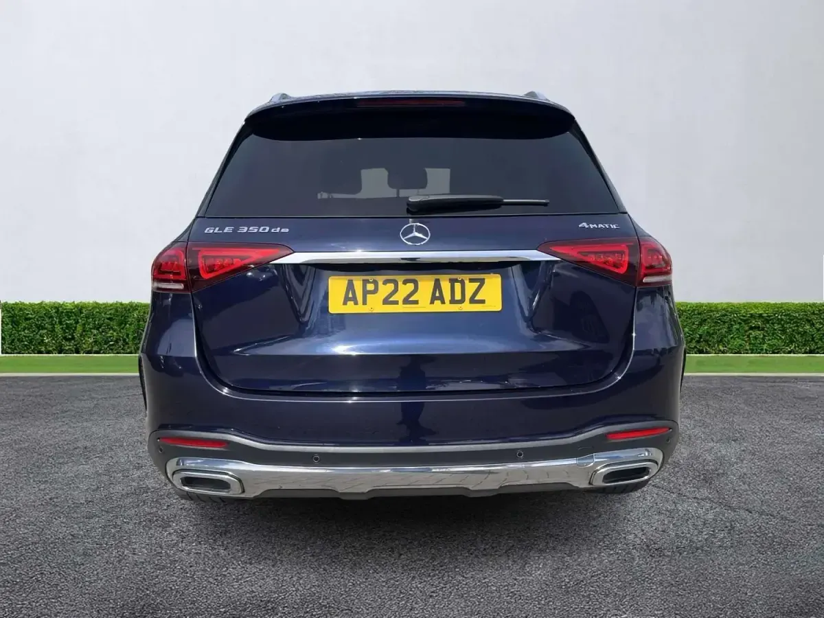 Usado Mercedes GLE350 AMG line 2022 Azul Familiar