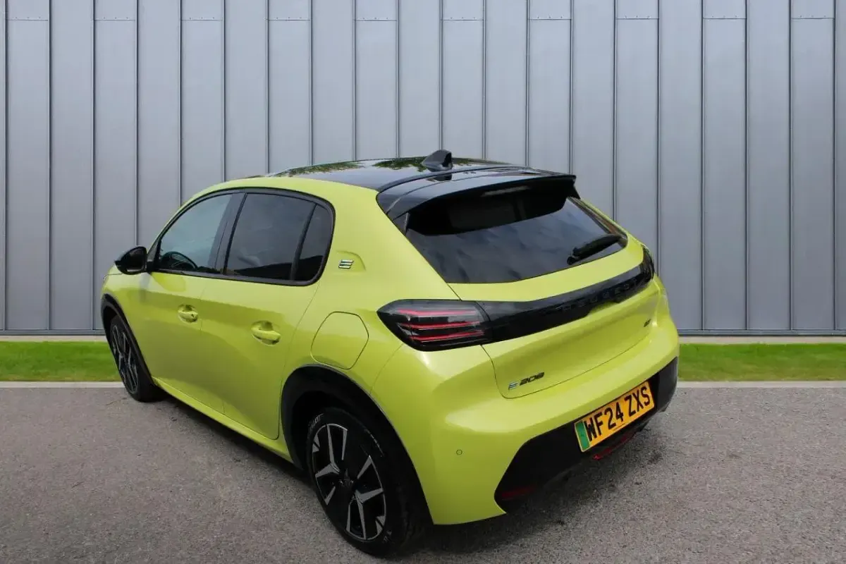 Used Peugeot e-208 GT 113 kW (154 HP) 2024 Yellow Hatchback